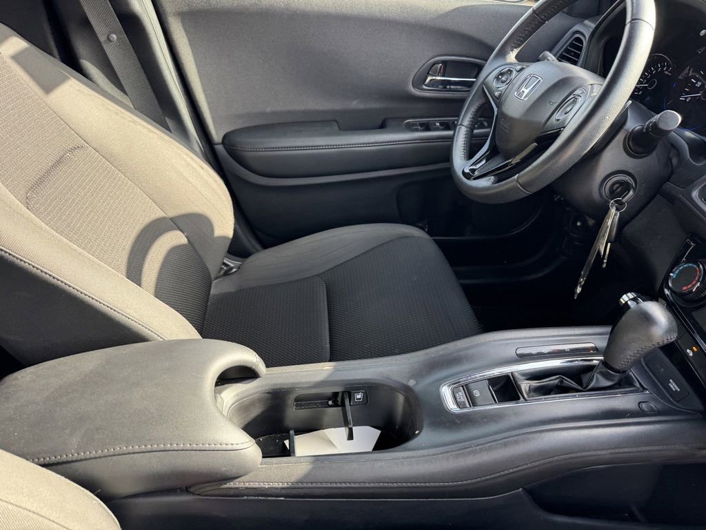 Used 2022 Honda HR-V Sport image 6