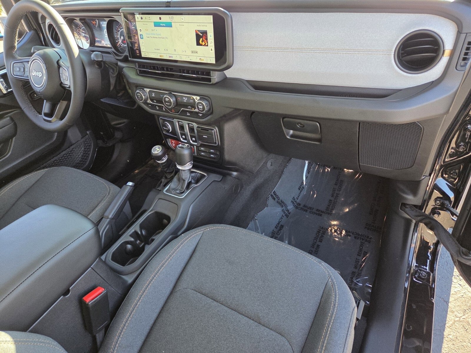 Used 2025 Jeep Wrangler Sport image 16