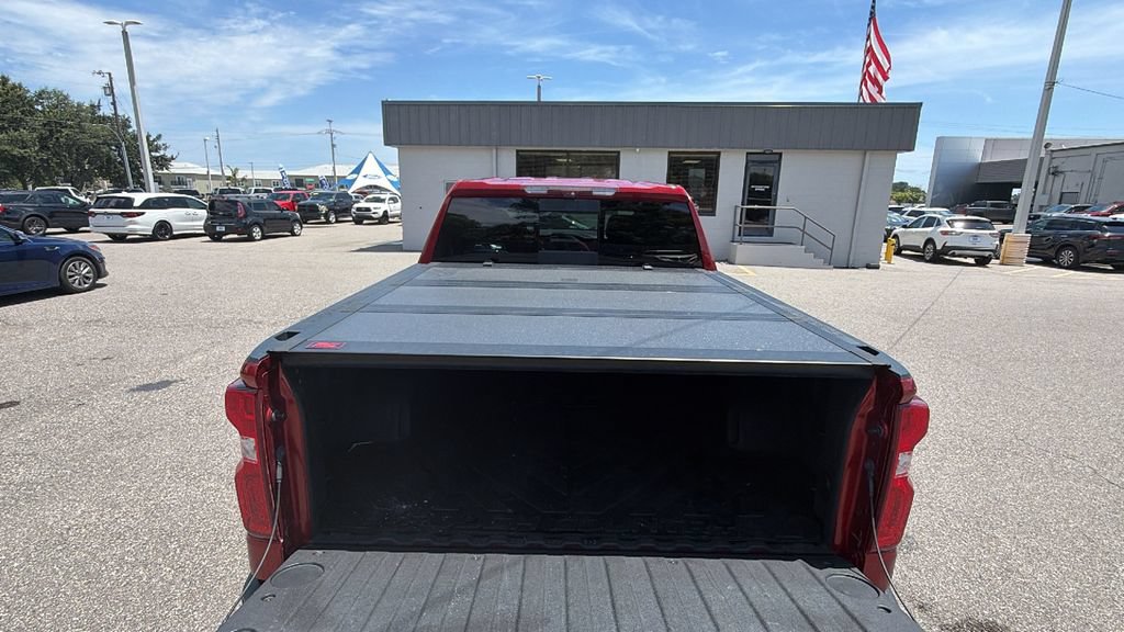 Used 2022 Chevrolet Silverado 1500 High Country w/ Technology Package AWD/4WD image 12