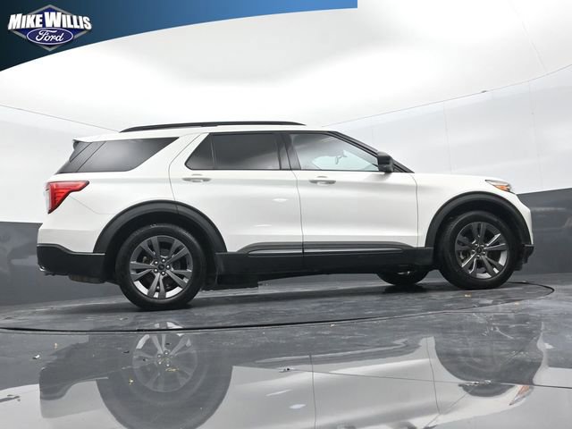 Certified 2021 Ford Explorer XLT w/ Equipment Group 202A image 18