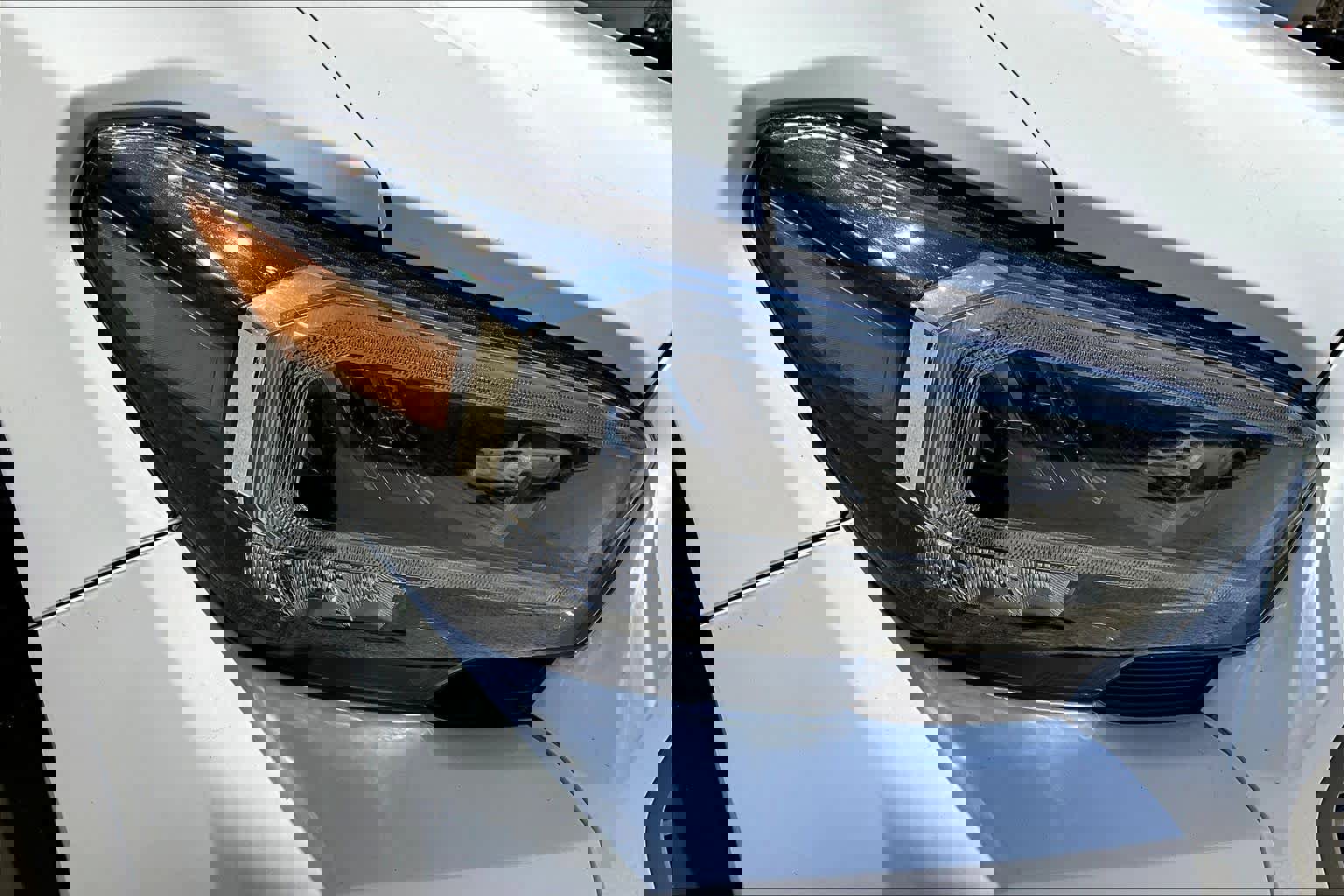 Used 2023 Toyota Tacoma TRD Off-Road AWD/4WD image 27