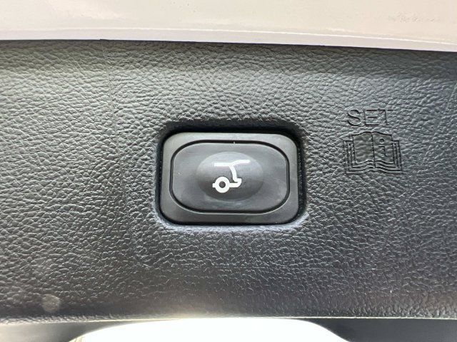 Certified 2024 Ford Edge SEL w/ Convenience Package AWD/4WD image 13