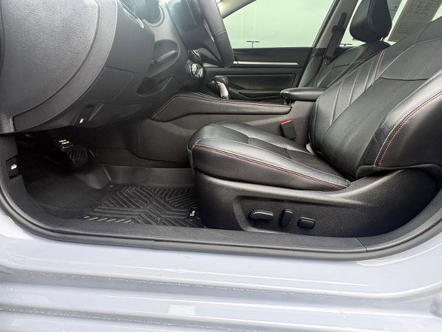 Used 2024 Nissan Altima 2.5 SR w/ SR Premium Package FWD image 12
