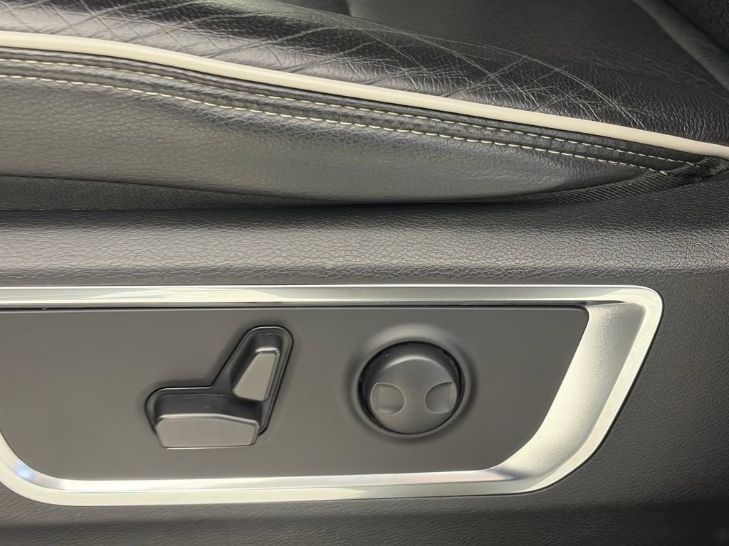 Used 2025 RAM 1500 Laramie image 27