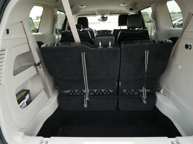 Used 2024 Chrysler Pacifica Touring-L FWD image 10