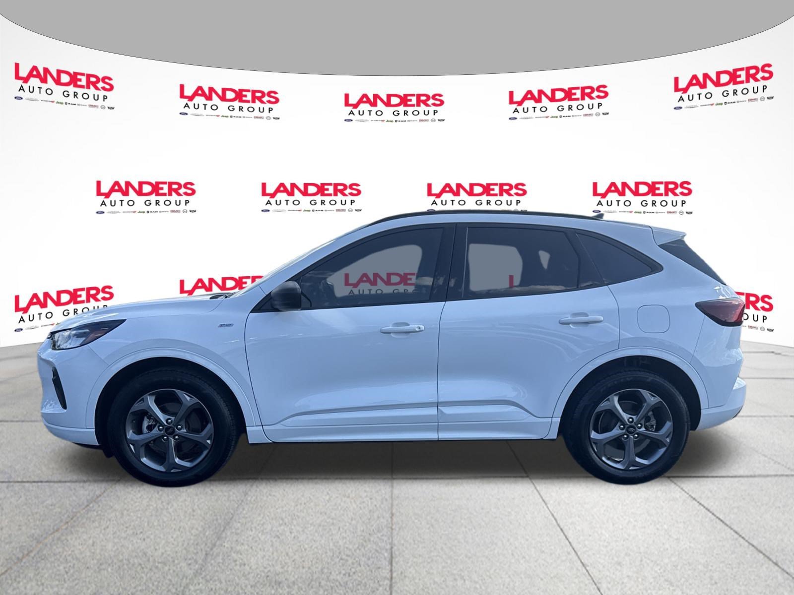 Certified 2023 Ford Escape ST-Line w/ Tech Pack #1 AWD/4WD image 6