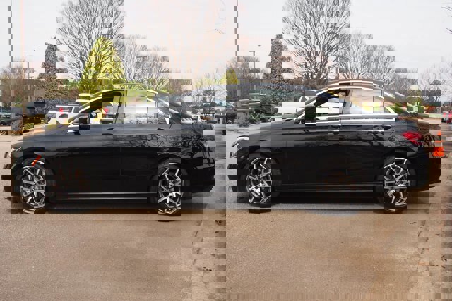 Used 2023 Mercedes-Benz E 350 4MATIC Sedan image 2