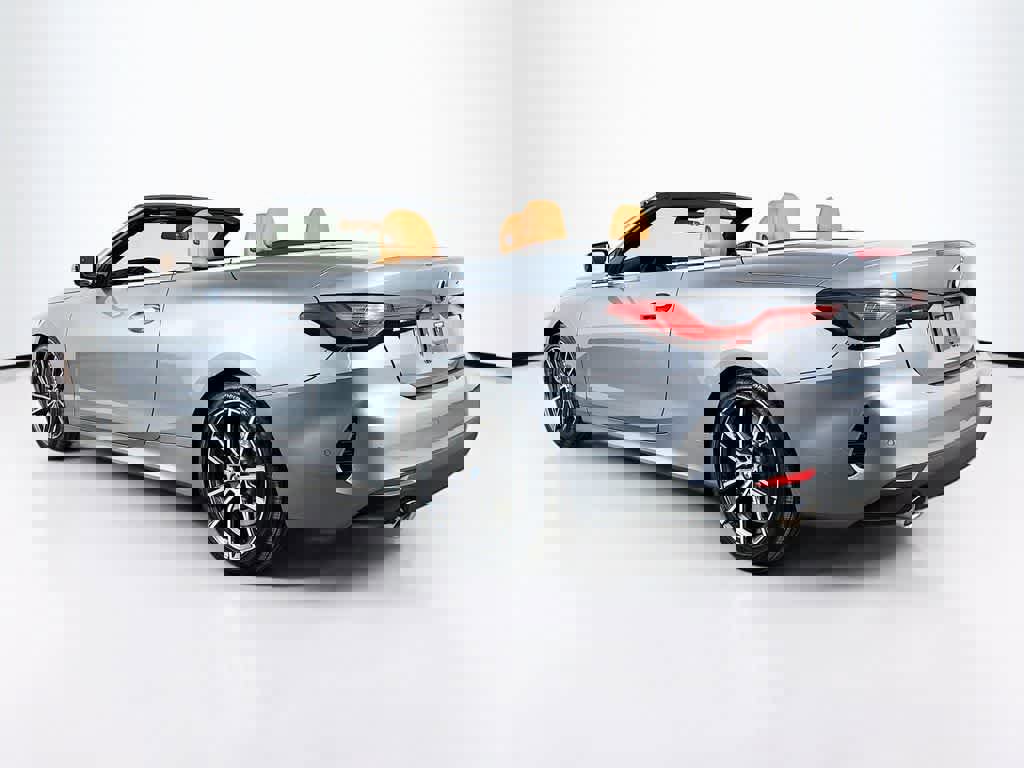 Used 2023 BMW 430i Convertible image 3