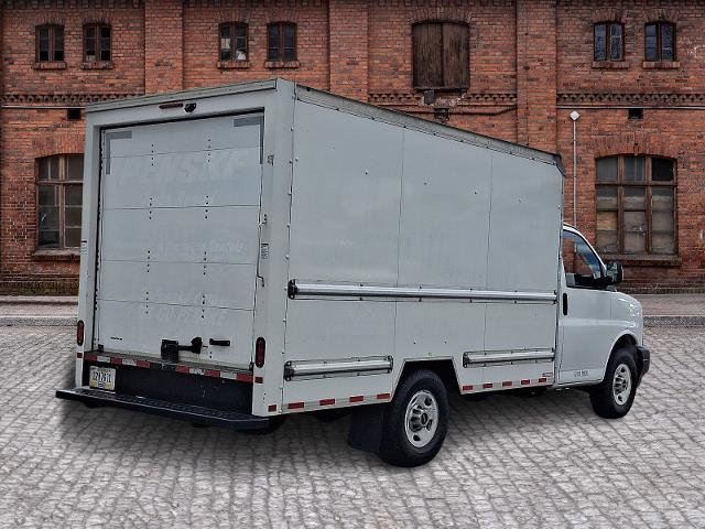 Used 2021 GMC Savana 3500 w/ Power Convenience Package RWD image 4