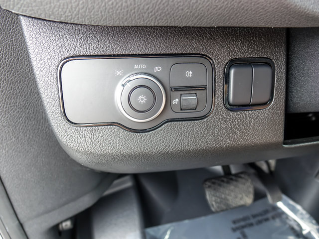 Used 2025 Mercedes-Benz Sprinter 2500 image 20