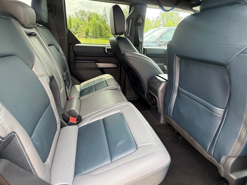 Certified 2022 Ford Bronco Outer Banks w/ Sasquatch Package AWD/4WD image 20