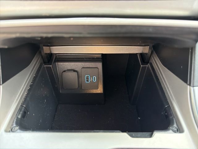 Certified 2022 Ford Explorer XLT w/ Equipment Group 202A image 39