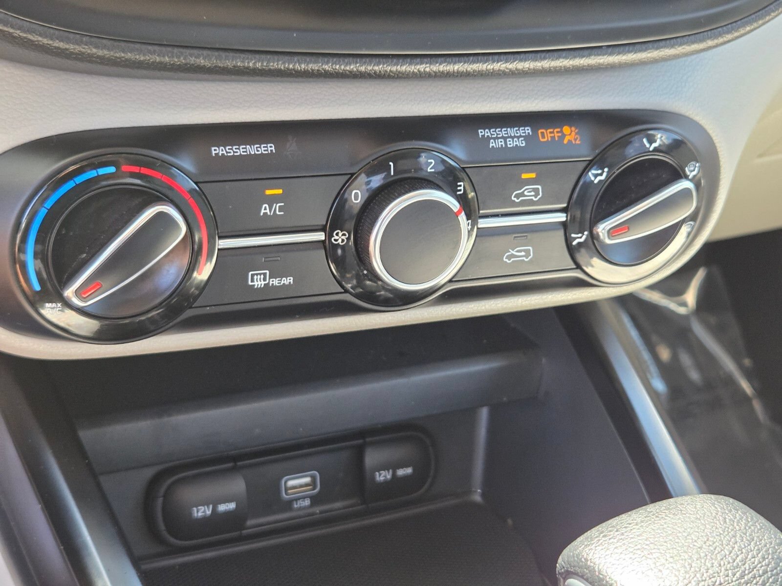 Used 2020 Kia Soul LX FWD image 22