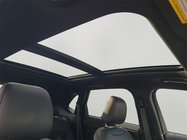 Certified 2022 Ford Edge ST-Line image 6