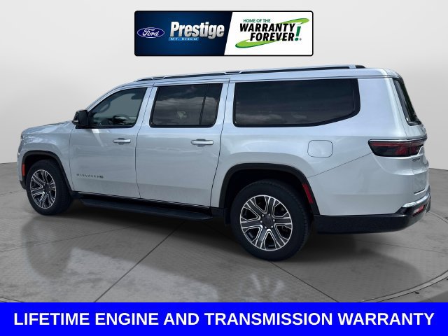 Used 2024 Jeep Wagoneer L Series II w/ Flexible Seating Group RWD image 6