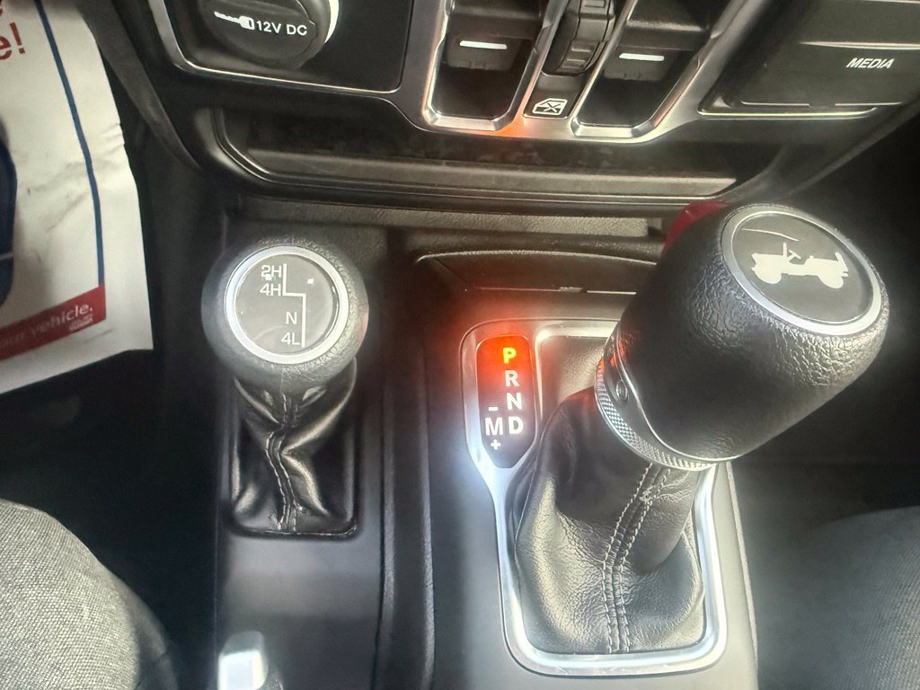Used 2024 Jeep Wrangler Unlimited Sahara AWD/4WD image 29