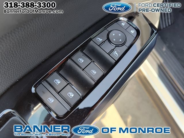 Used 2024 Nissan Pathfinder SL FWD image 17