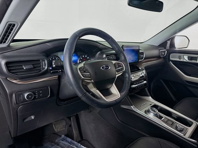 Certified 2022 Ford Explorer Limited w/ Equipment Group 301A image 9
