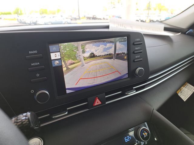 Used 2025 Hyundai Elantra Hybrid image 11