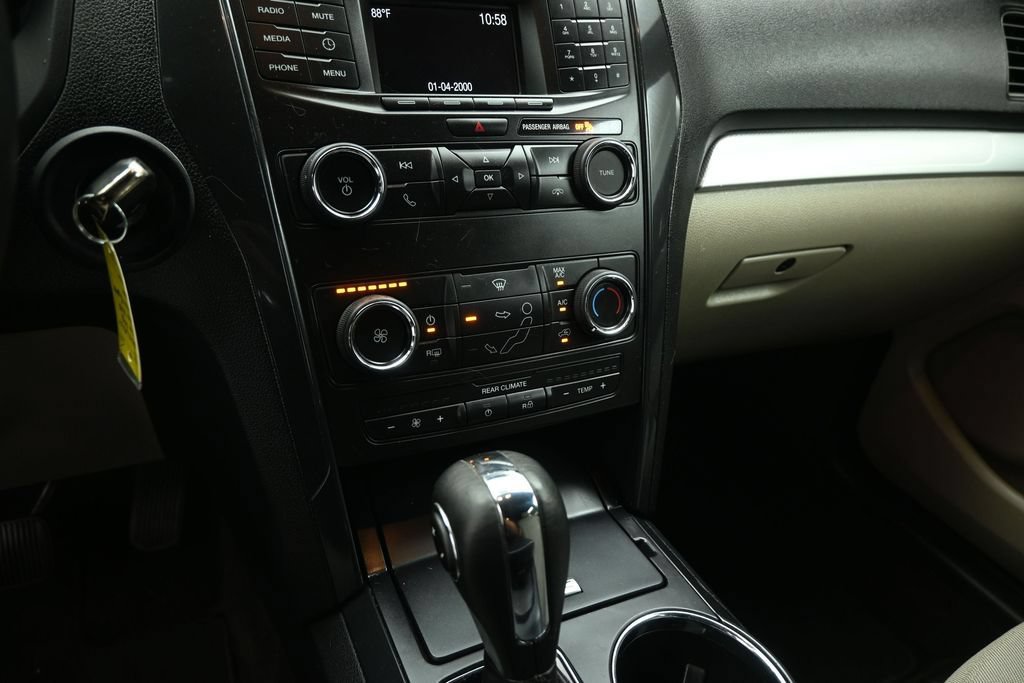Certified 2018 Ford Explorer FWD image 14