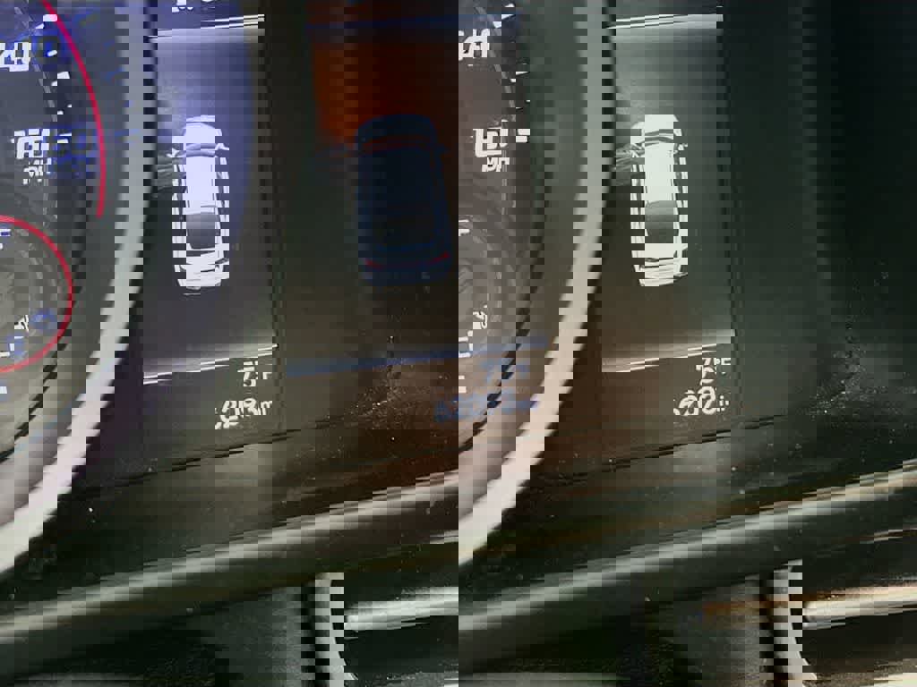 Used 2023 Hyundai Elantra SEL w/ Preferred Accessory Package image 21