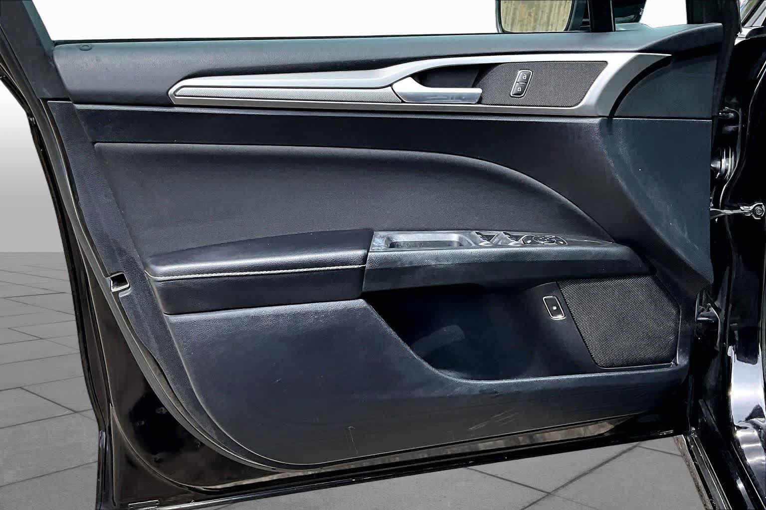 Certified 2019 Ford Fusion SE FWD image 22