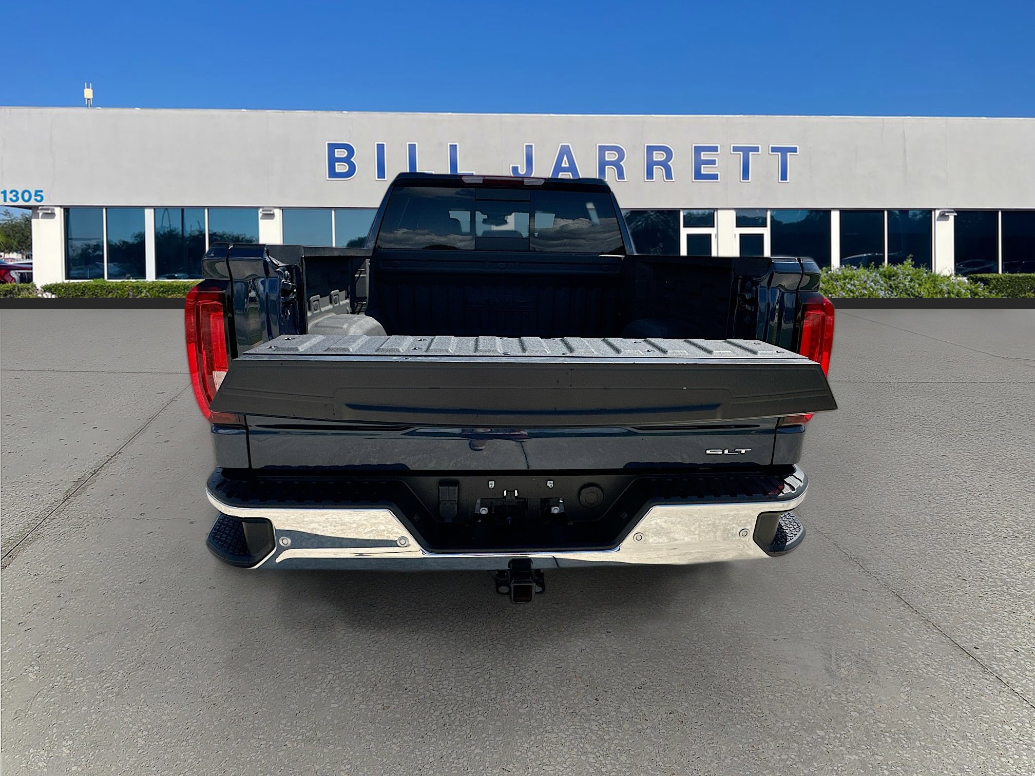 Used 2023 GMC Sierra 1500 SLT w/ SLT Premium Plus Package AWD/4WD image 35