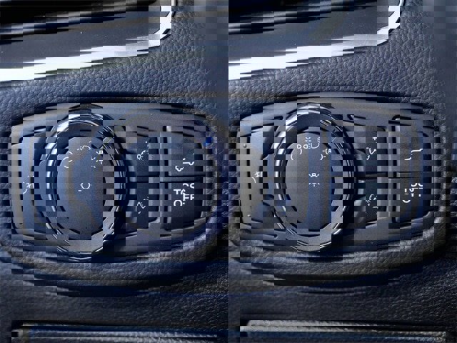 Certified 2019 Ford Edge Titanium w/ Equipment Group 301A image 24