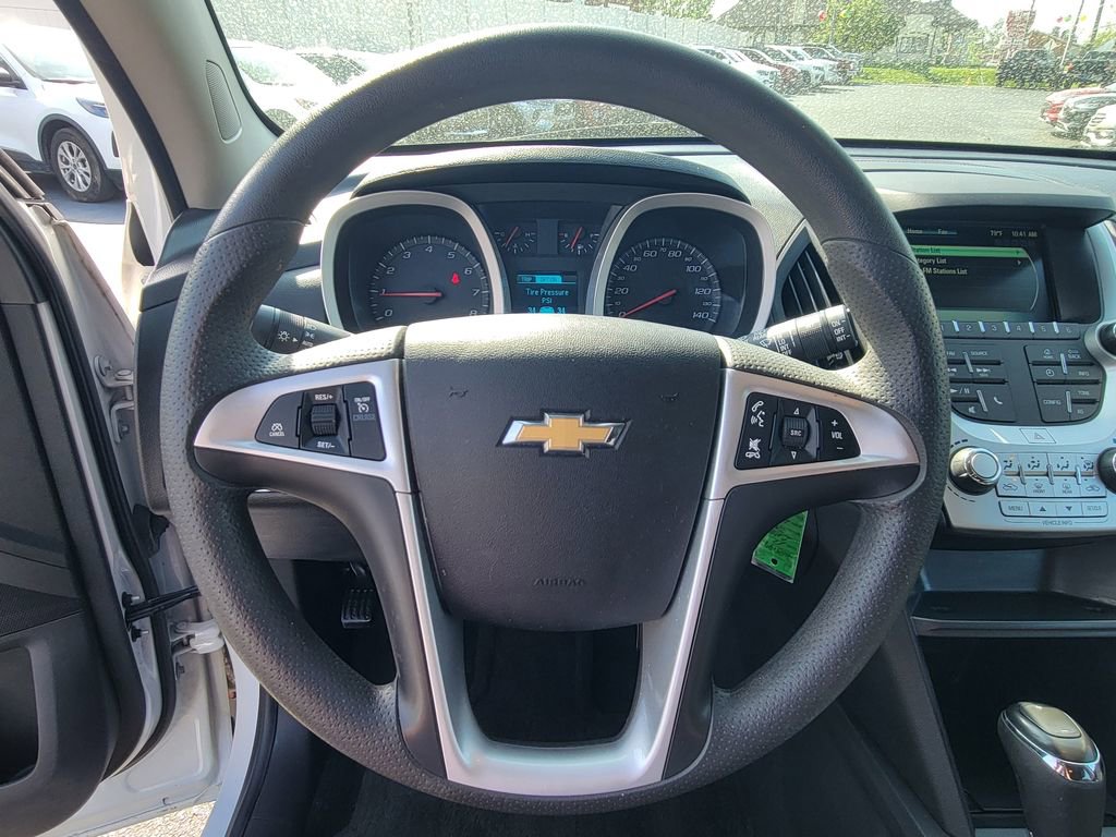 Used 2017 Chevrolet Equinox LT image 19