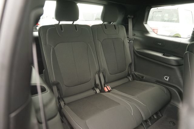 Used 2025 Jeep Grand Cherokee L Laredo w/ Luxury Tech Group I AWD/4WD image 16