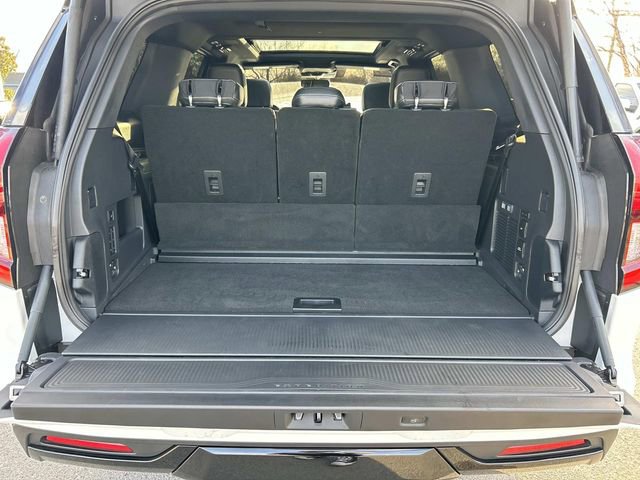 Certified 2025 Ford Expedition Platinum w/ Stealth Performance Package image 23