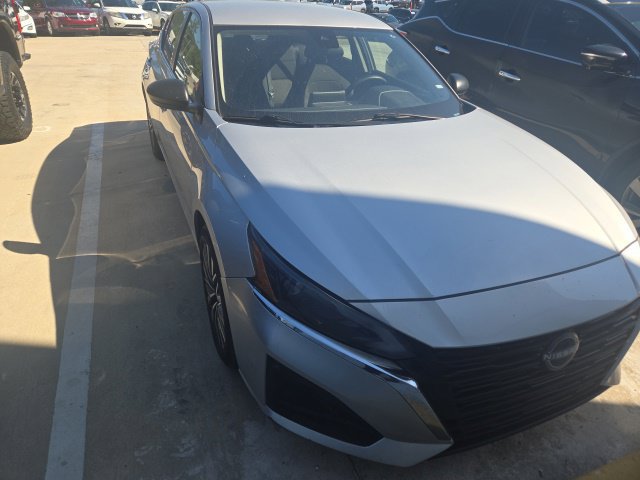 Used 2024 Nissan Altima 2.5 SV FWD image 42