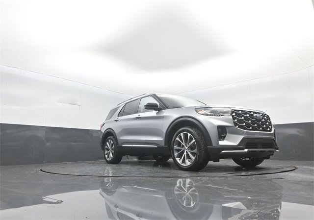 Certified 2025 Ford Explorer Platinum w/ Ultimate Package image 27