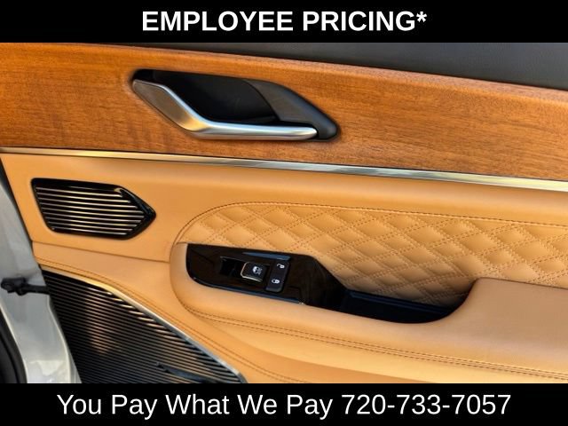 Used 2023 Jeep Grand Cherokee Summit AWD/4WD image 21