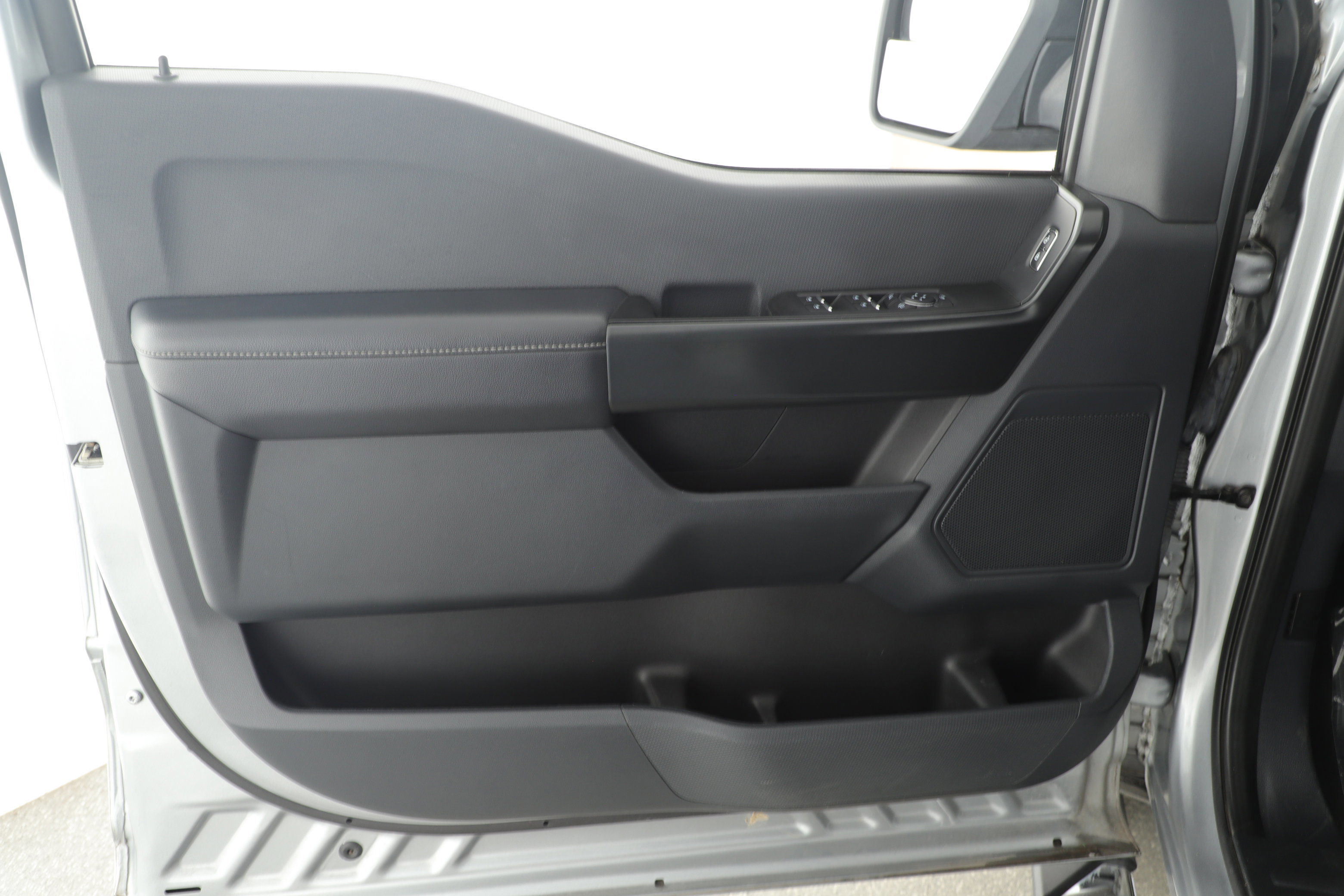 Certified 2022 Ford F150 XL w/ STX Appearance Package image 9