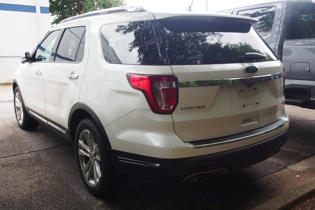 Certified 2018 Ford Explorer Limited w/ Equipment Group 301A FWD image 5