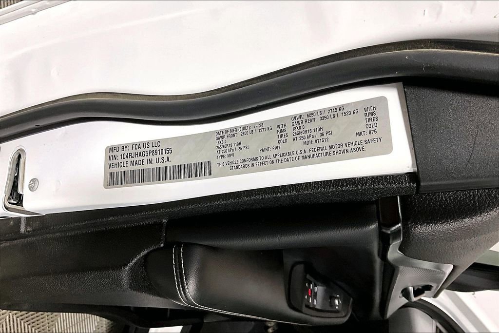 Used 2023 Jeep Grand Cherokee Laredo X image 26