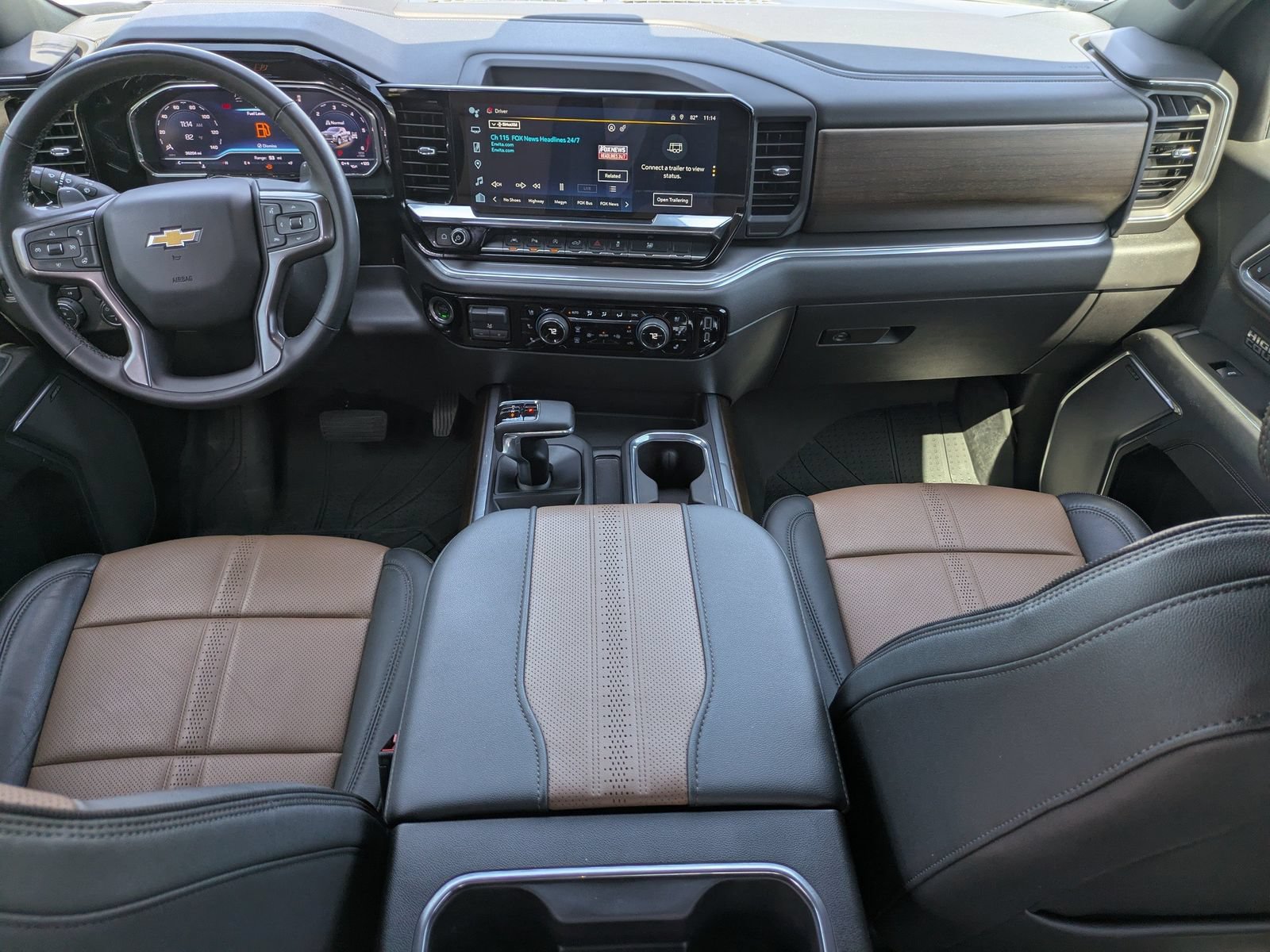 Used 2024 Chevrolet Silverado 1500 High Country w/ High Country Premium Package AWD/4WD image 9