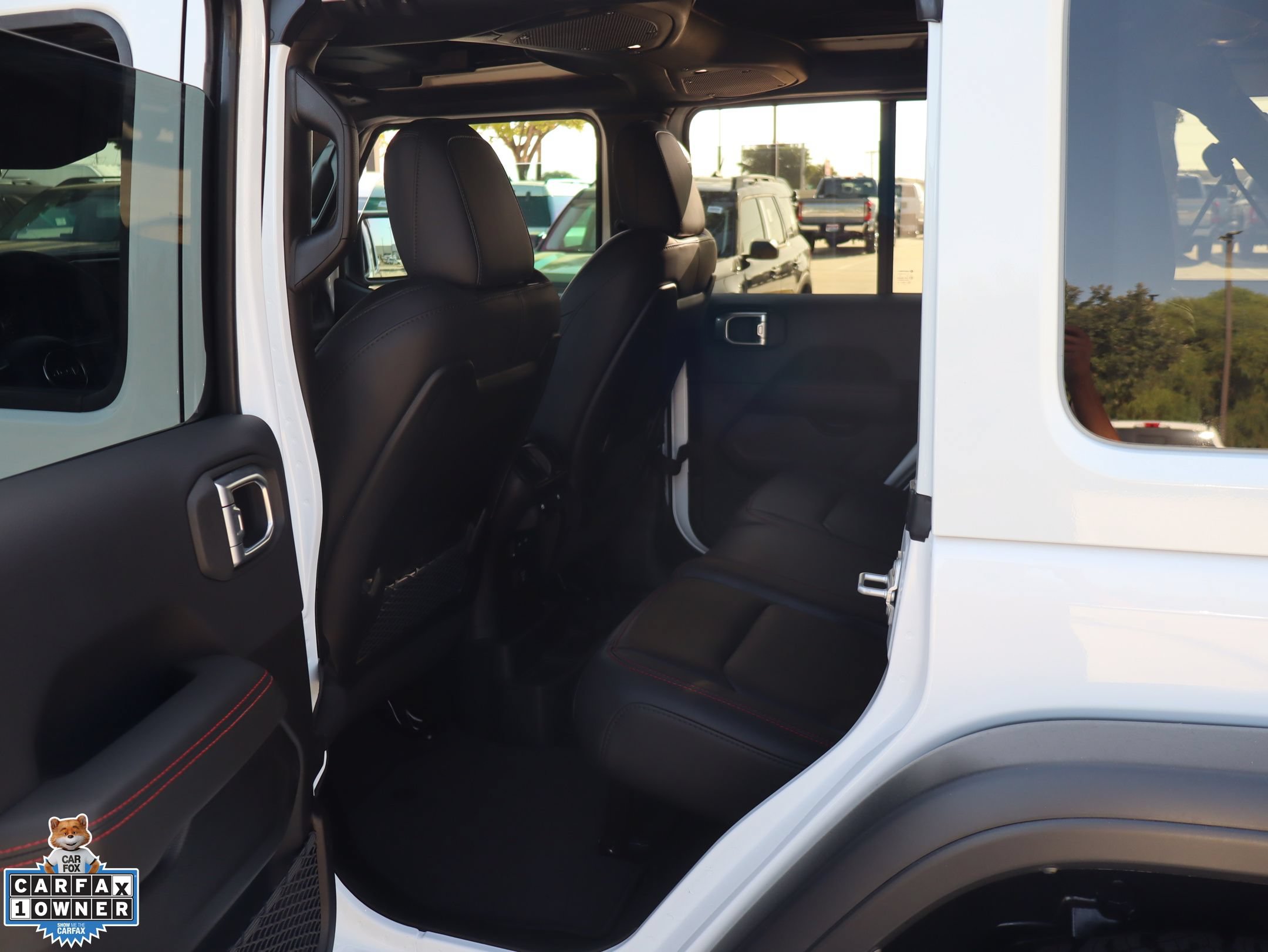 Used 2024 Jeep Wrangler Unlimited Rubicon w/ Convenience Group AWD/4WD image 27