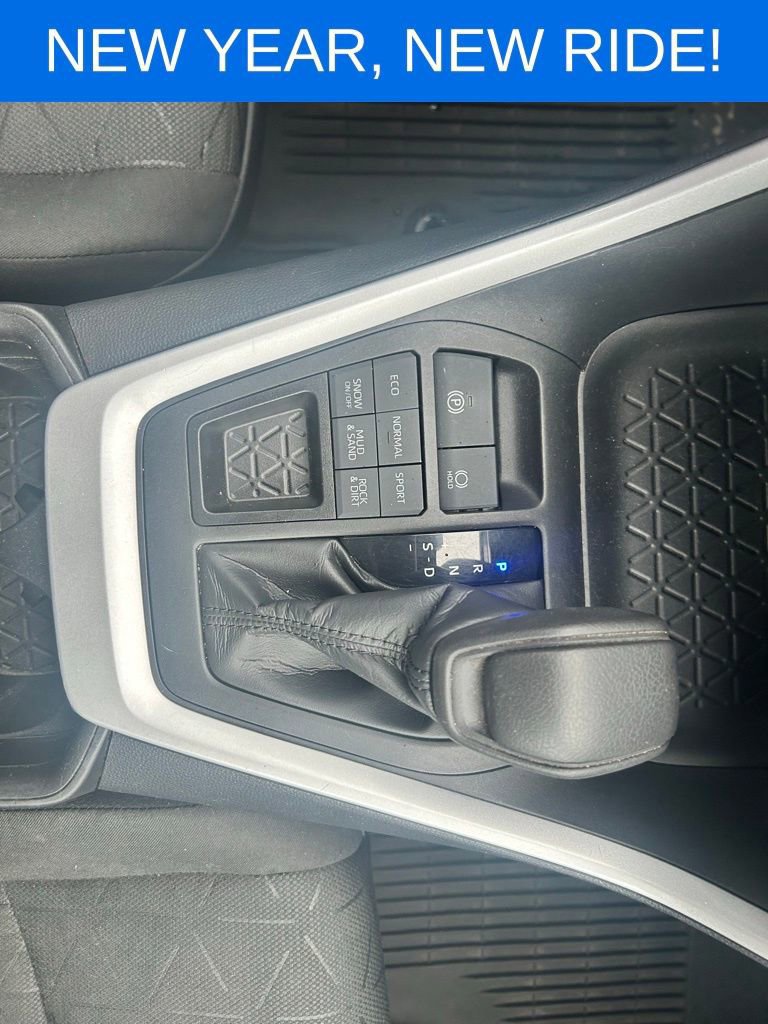 Used 2021 Toyota RAV4 XLE image 26