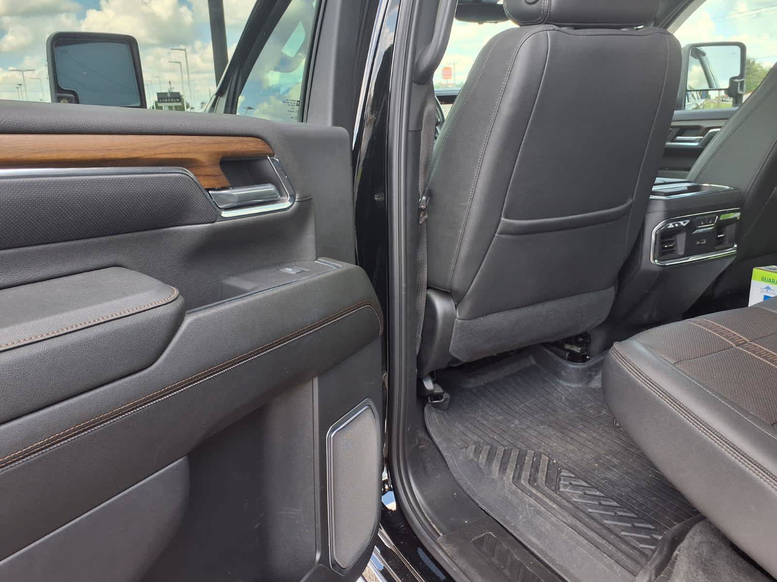 Used 2024 Chevrolet Silverado 2500 High Country w/ High Country Premium Package AWD/4WD image 21