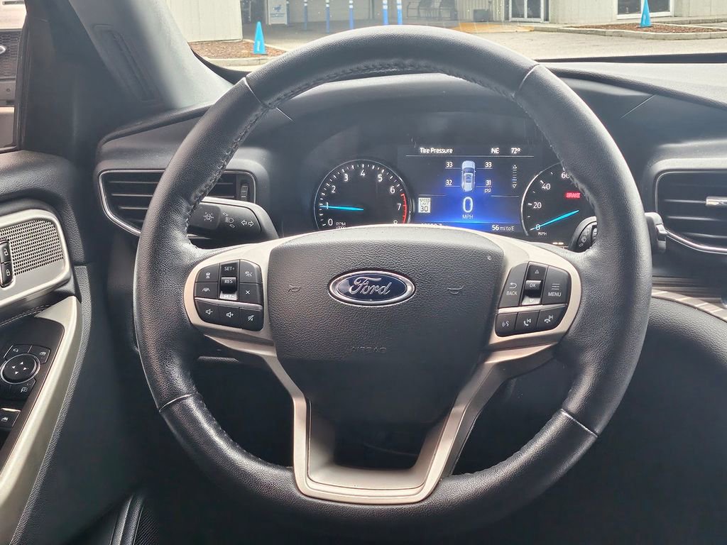 Certified 2022 Ford Explorer Limited AWD/4WD image 6