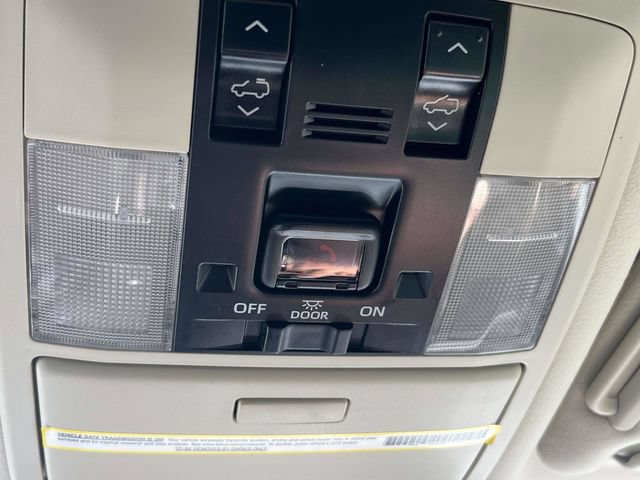 Used 2023 Lexus GX 460 Premium w/ Accessory Package AWD/4WD image 33