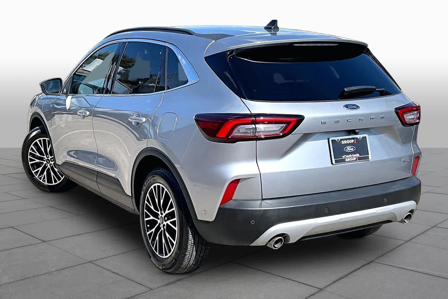 Certified 2023 Ford Escape SE w/ PHEV Premium Package FWD image 6