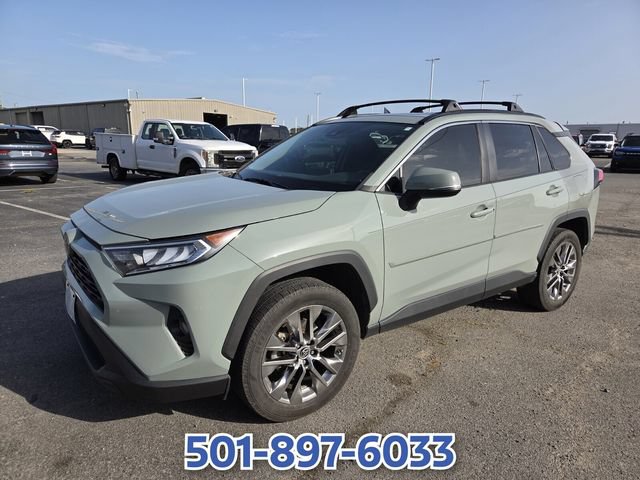 Used 2020 Toyota RAV4 XLE Premium FWD image 9