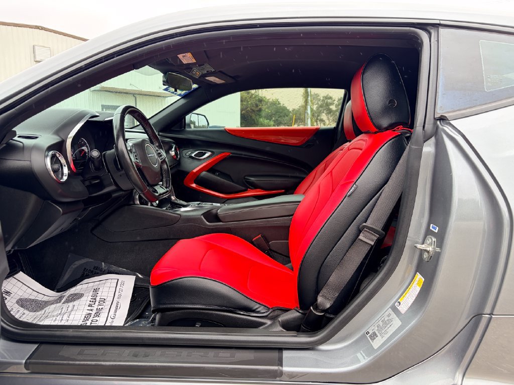 Used 2020 Chevrolet Camaro LT w/ RS Package RWD image 15