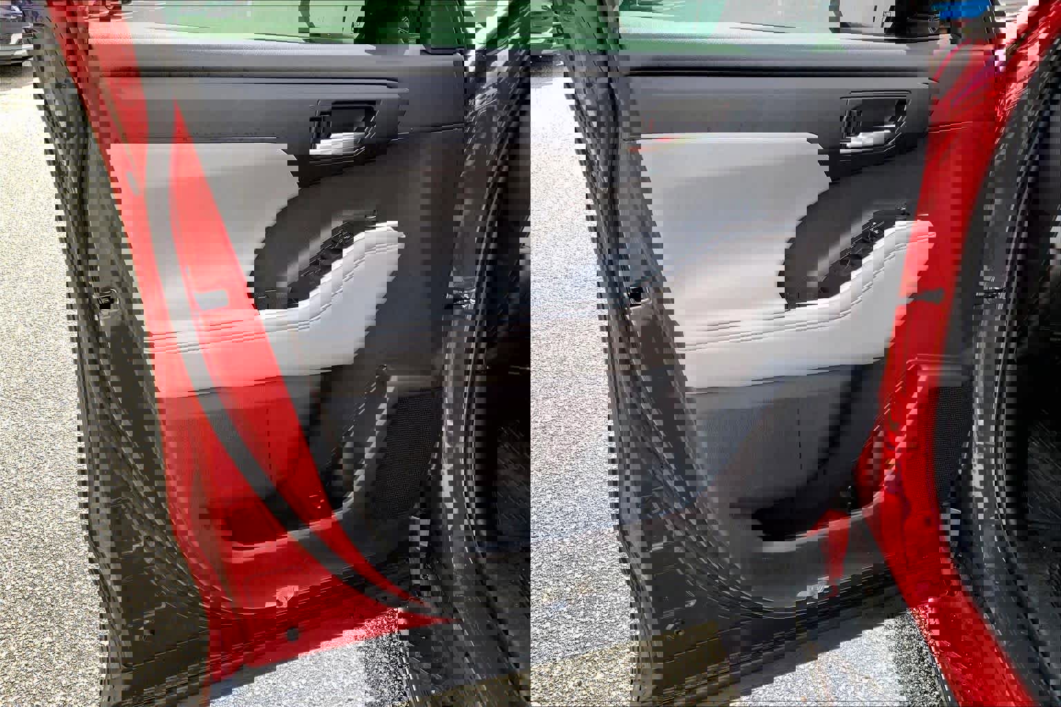 Used 2021 Toyota Highlander XLE FWD image 22