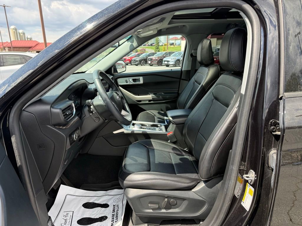 Certified 2023 Ford Explorer Limited w/ Equipment Group 301A AWD/4WD image 12