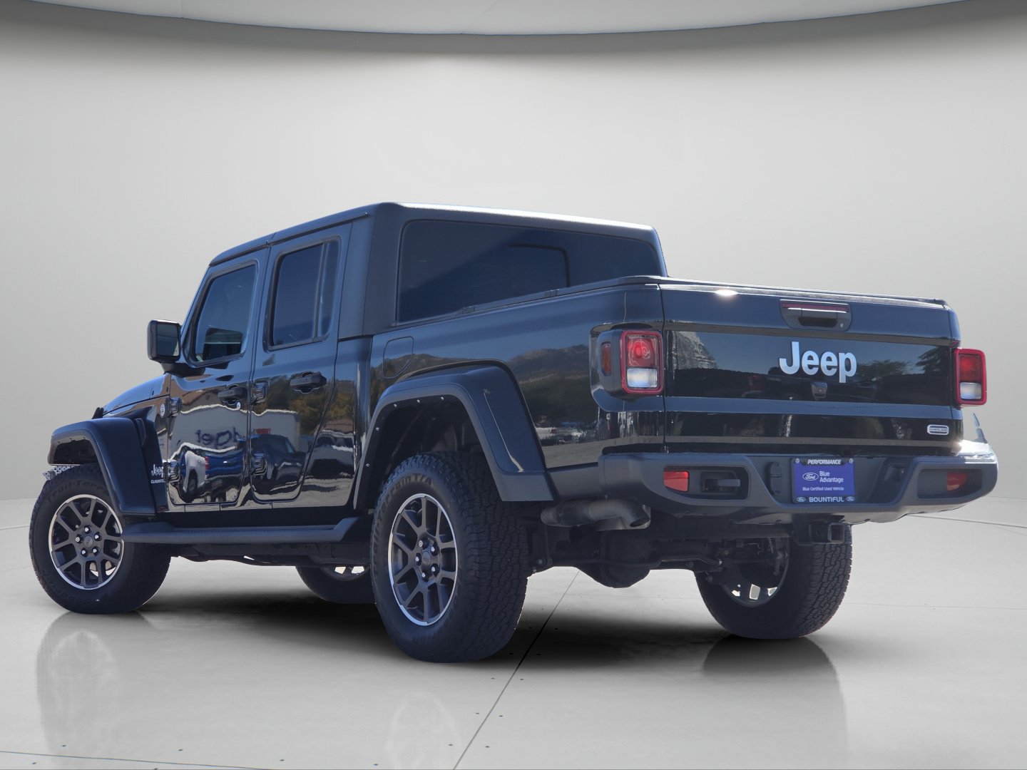 Used 2022 Jeep Gladiator Overland w/ Popular Equipment Package AWD/4WD image 21