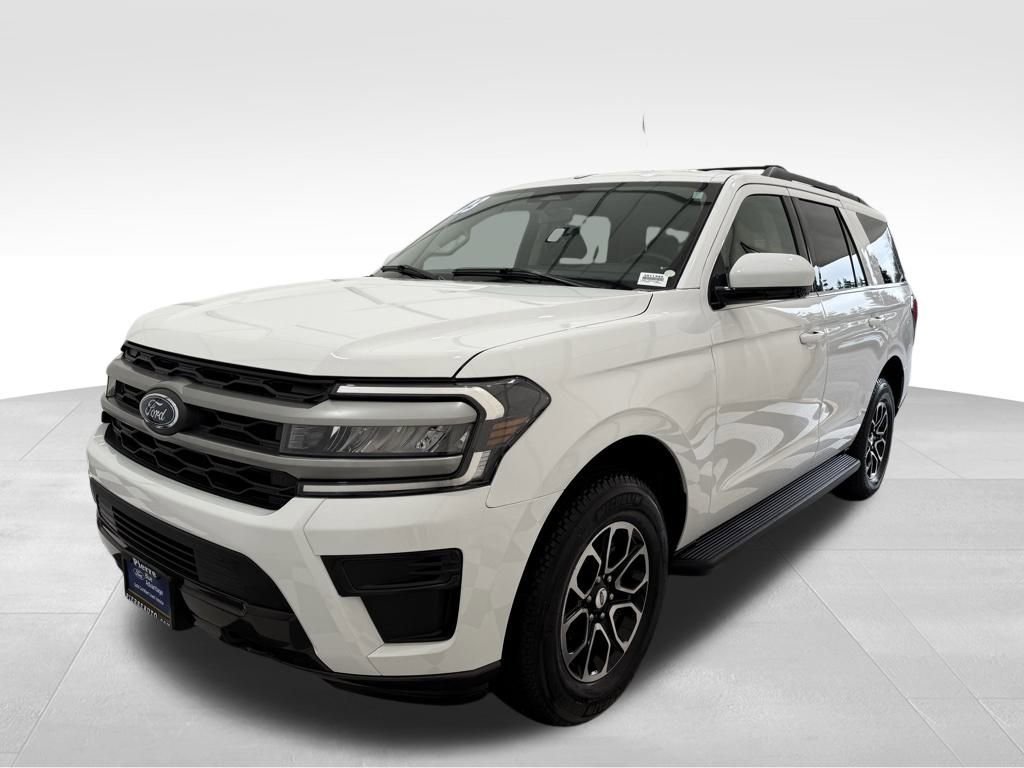 Certified 2023 Ford Expedition XLT image 1